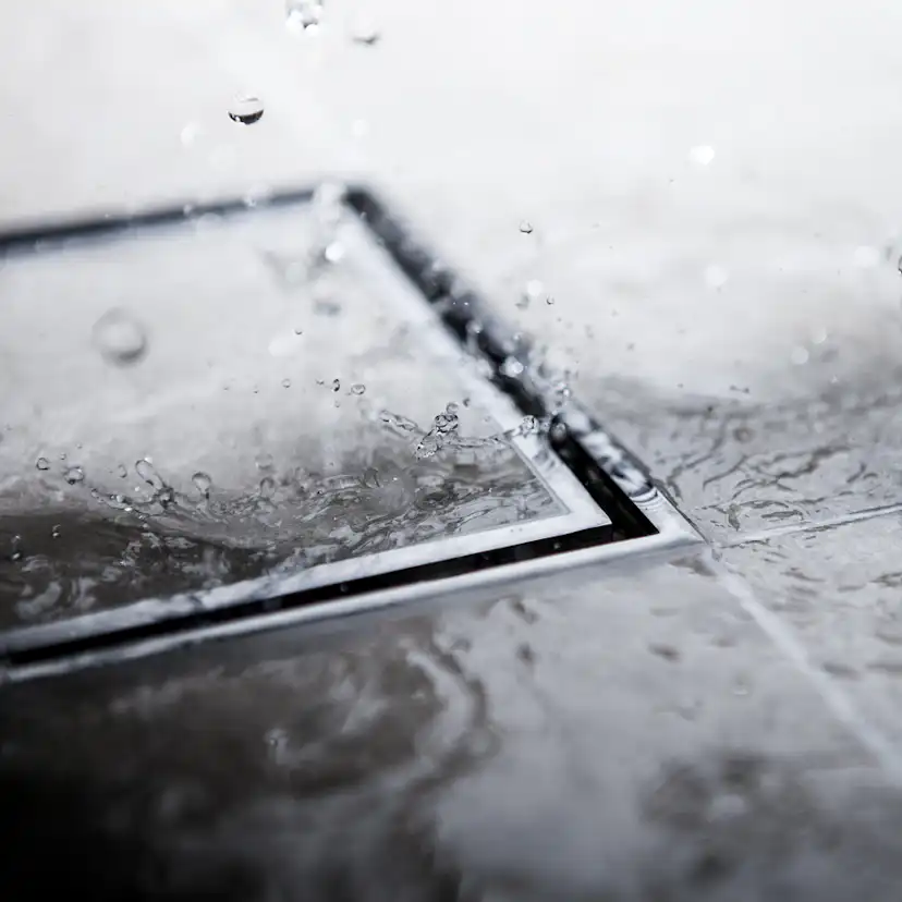 Golvbrunnssil Tebo Tile in Frame